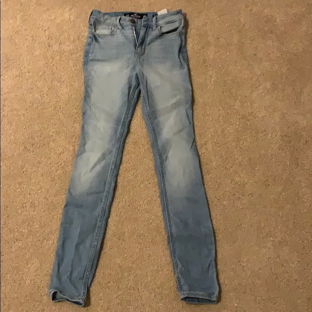 HOLLISTER JEANS!!